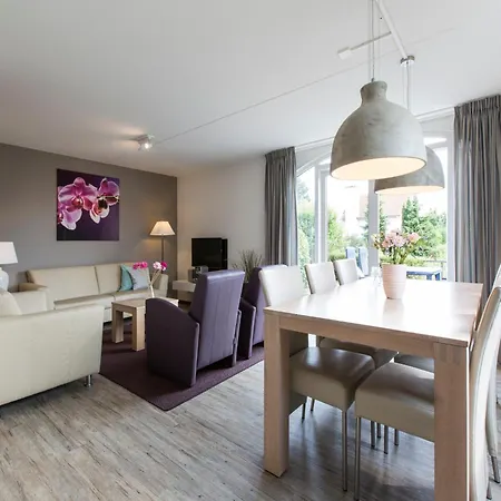 Villa Luxurious With Washer And Dishwasher, In A Area *