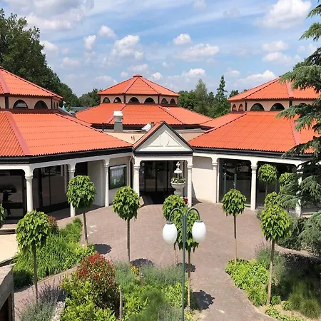 Villa Luxurious With Washer And Dishwasher, In A Area *